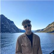 Estudiante de Universidad imparte clases de inglés y matemáticas a alumnos desde Primaria hasta Bachillerato